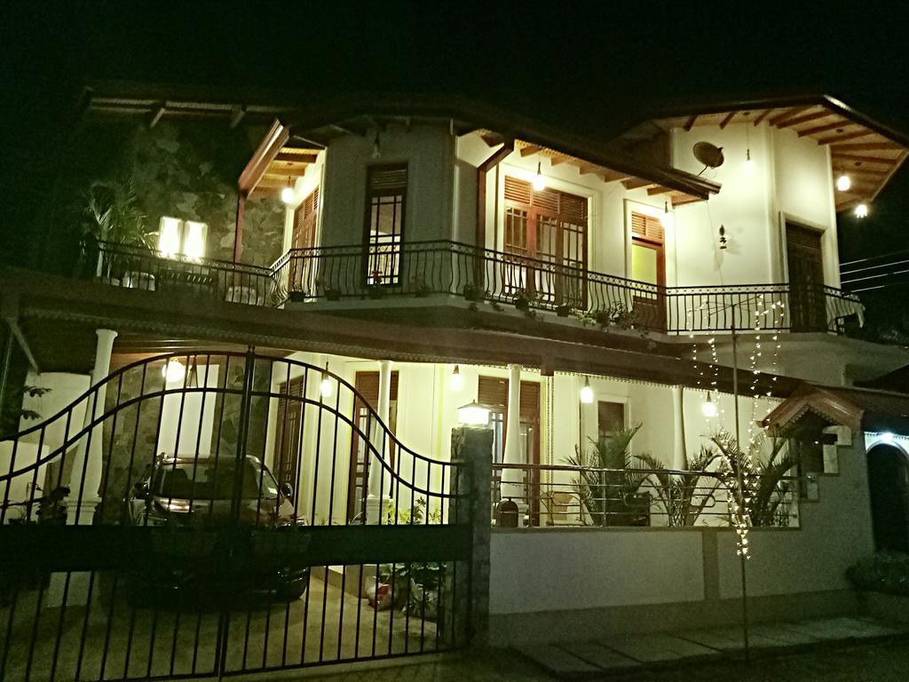 White House Ella Hotel Exterior foto